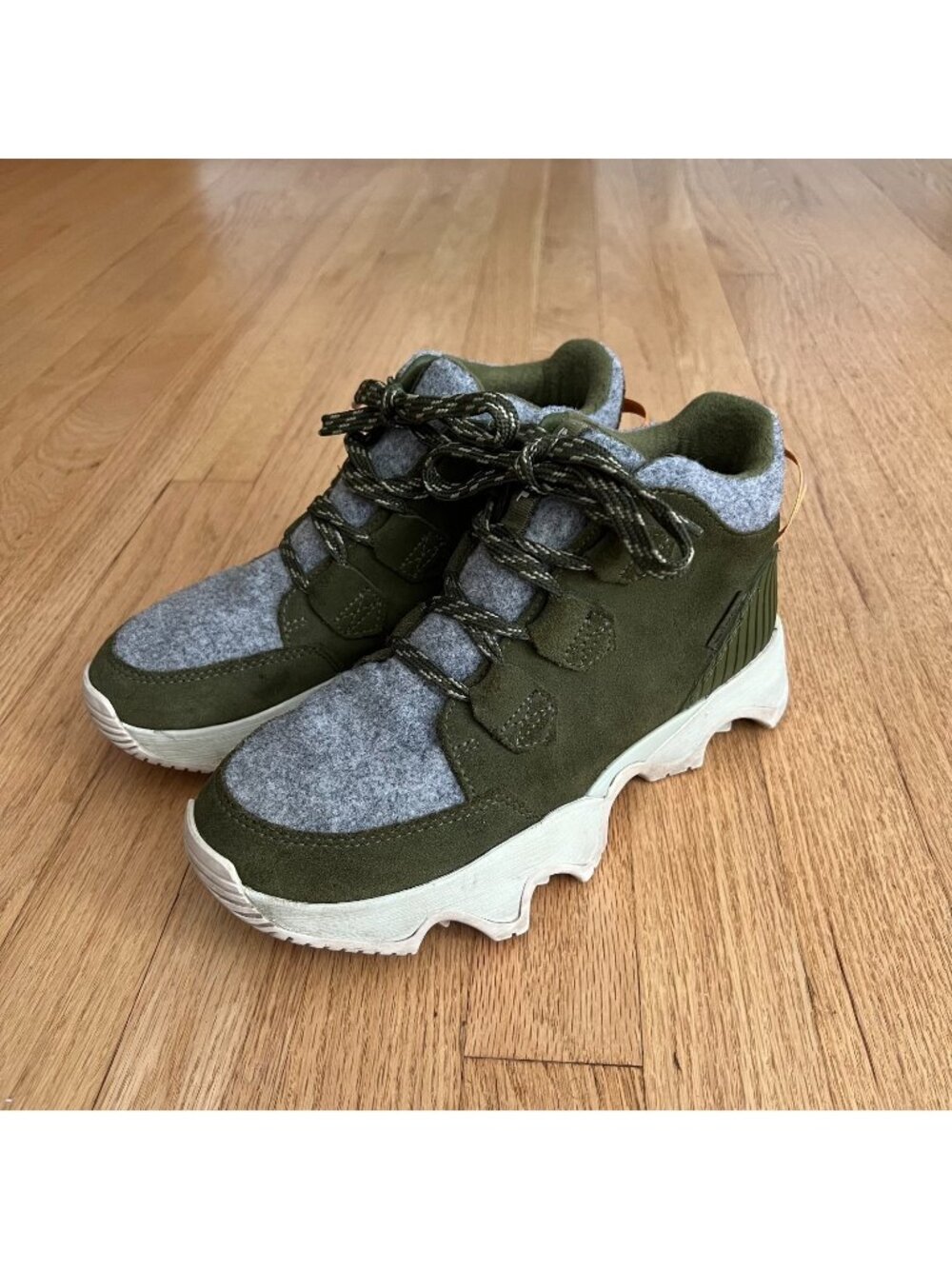 Sorel Kinetic Impact Caribou Plus Waterproof Sneaker Bootie Green Gray Women 7.5